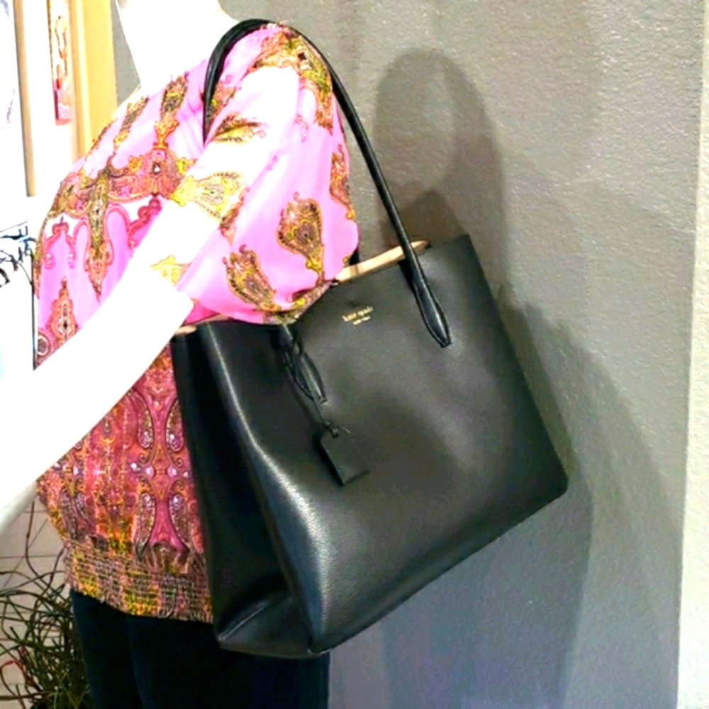 Kate Spade black Leather tote bag size Large New
